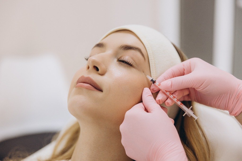 Procedimento de Botox em clínica de estética